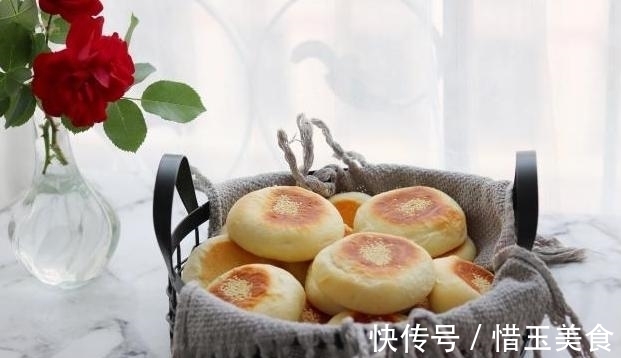面包机|日式香芋饼，蒸完揉成泥，裹上面粉压成型，还用得着去买？