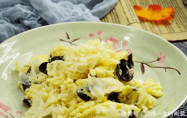 木耳|穷人的“阿胶”就是它,隔三差五吃,气血双补,肌肤红润细腻