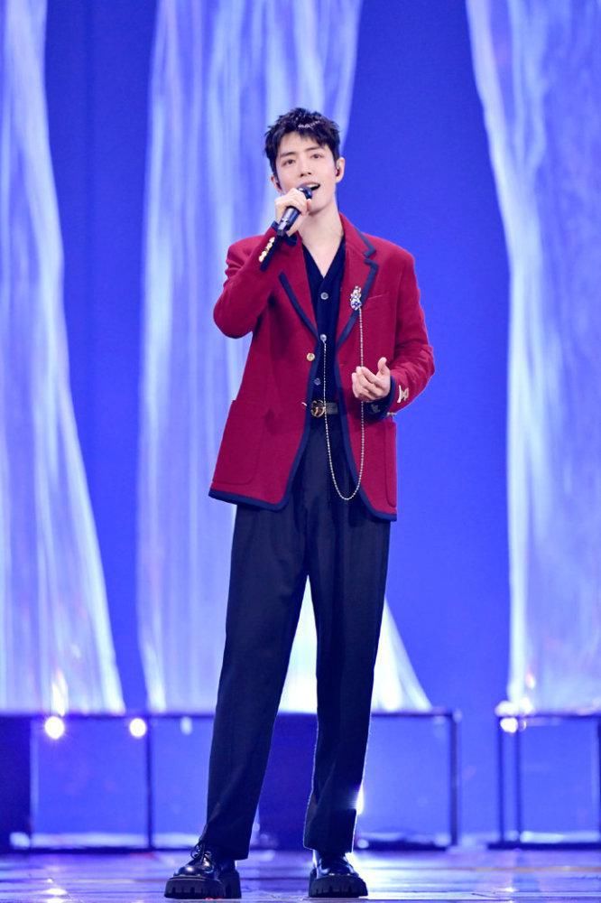 跨年晚会：肖战那英再合体全开麦，王一博王力宏王炸组合大秀rap