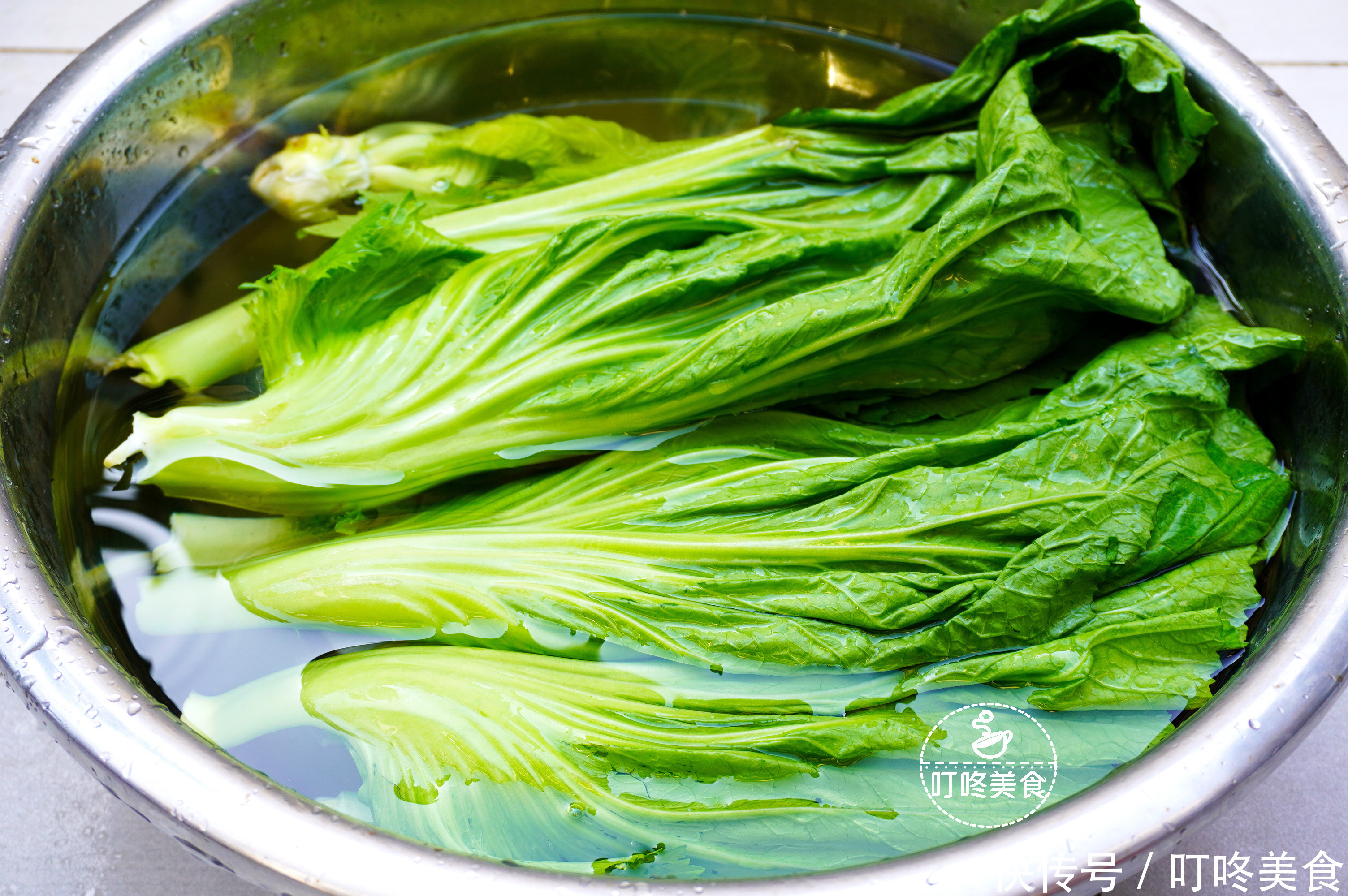 放久不烂|腌酸菜,别只会加盐腌了,牢记3个关键,酸菜又酸又脆,放久不烂