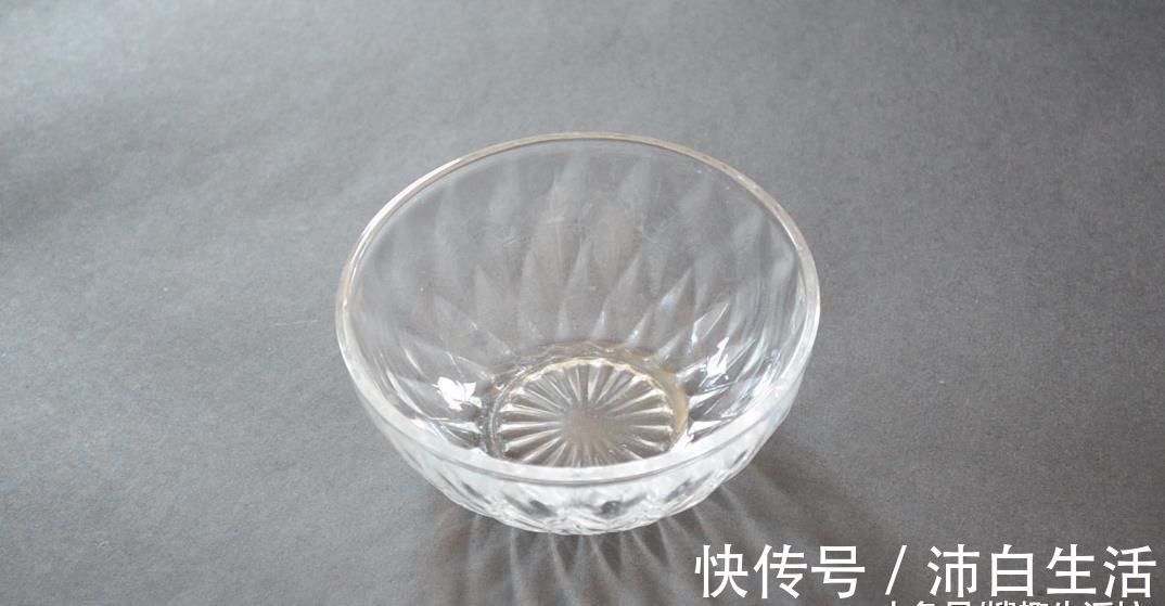 洗碗槽的排水口又脏又臭难清洗 用这个方法能帮你解决, 省钱又实用