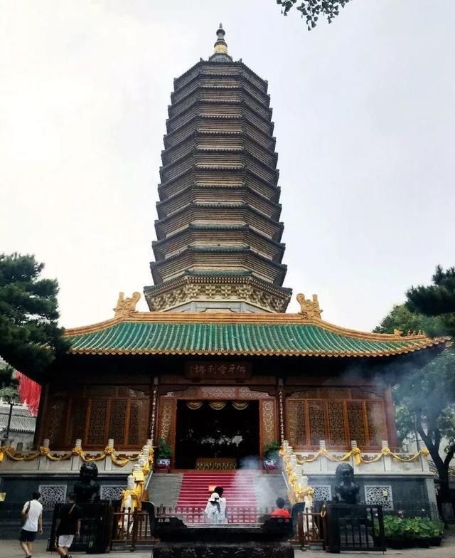 景点|北京超值得打卡的寺庙，原名龙泉寺，还有16座铁钉龛，看点十足