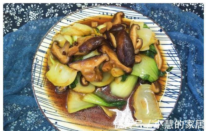 口感|香菇炒油菜,记得加1味,油菜翠绿不发黑,口感更嫩香