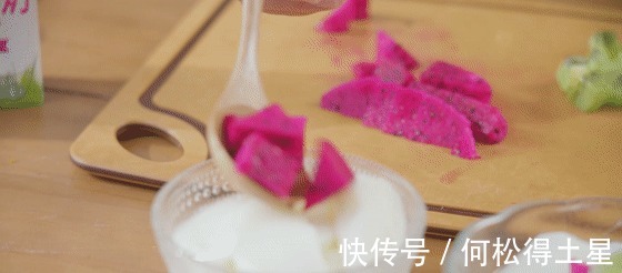 消暑|像果冻一样香甜Q弹的夏季消暑小吃,简单到零失败——牛奶冰粉!