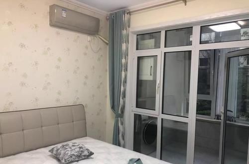 柜子|新家装修花了20万，阳台打通成小茶室，飘窗打满柜子，多出20㎡