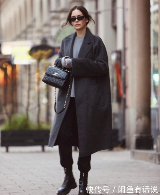 深色系|冬日时髦靠“叠”出来,记住3个叠搭法则,小个子也能穿出高级感