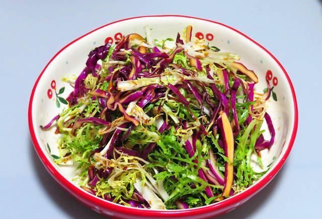 两口人的晚餐,4道家常菜,有荤有素,没有主食,娘俩也吃撑了