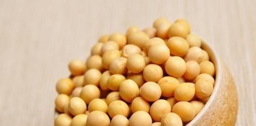 火龙果|年过40的女人,3种食物多吃些,益气养血,人也更显年轻