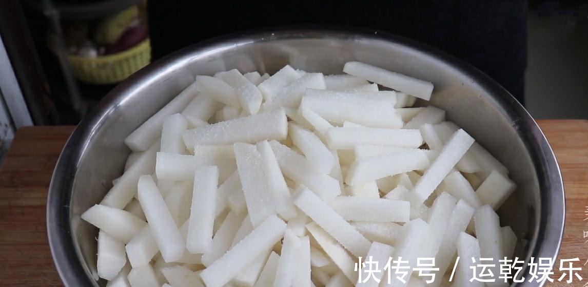 腌萝卜，最忌直接杀水！教你正确做法，萝卜入味好吃，放一年不坏