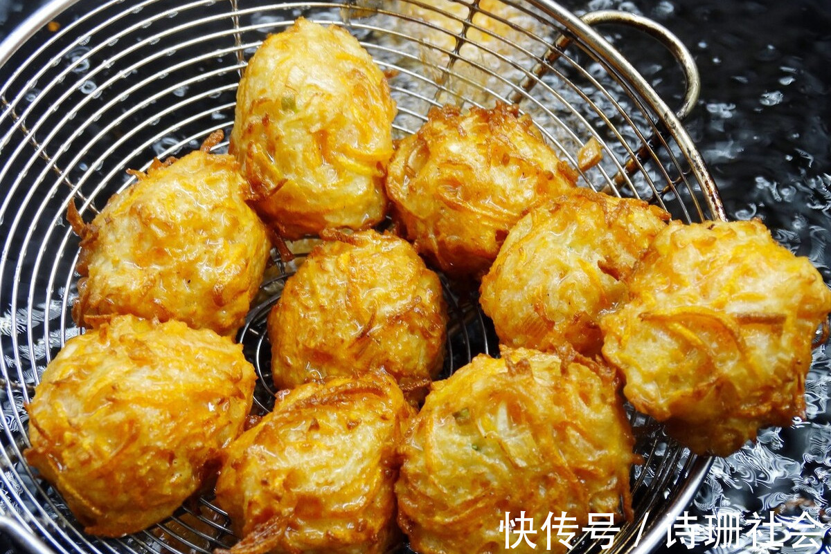 炸丸子|炸萝卜丸子,别再放面粉了,多加这2味料,金黄酥脆,凉了也不硬
