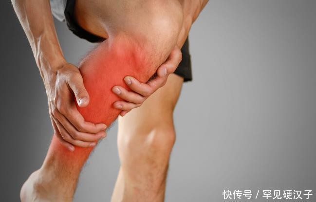 身体|身体开始衰老腿部有征兆出现4个症状要警惕,说明你开始老了