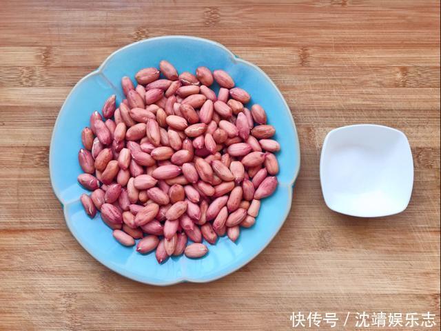 花生米|炸花生米,用热油还是冷油用错不酥脆,还容易焦