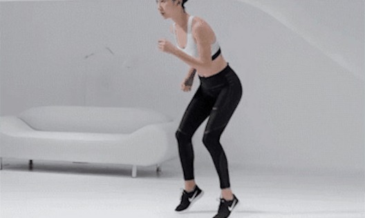 裙子 小姐姐身材真有料,就是裙子很不搭,好想拿把剪子来一刀!