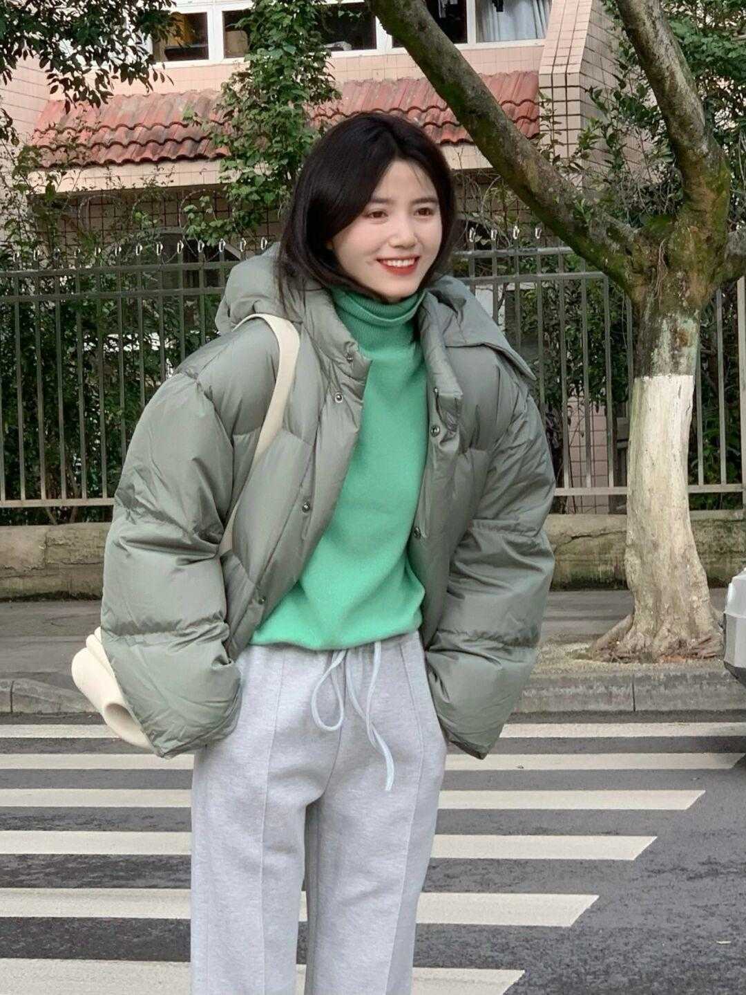 单品 适合与羽绒服搭配的内衬全在这,穿衣经常被说臃肿的,可以码住了