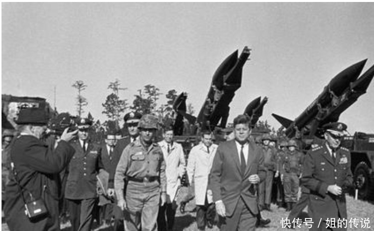 苏联悲催航天员刚上天国家没了,在外太空飘111天,后来怎样