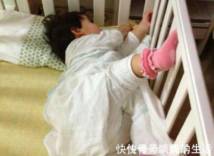 颌骨|睡姿影响颜值,除了“张嘴睡”之外,这几种睡姿也会导致娃变丑