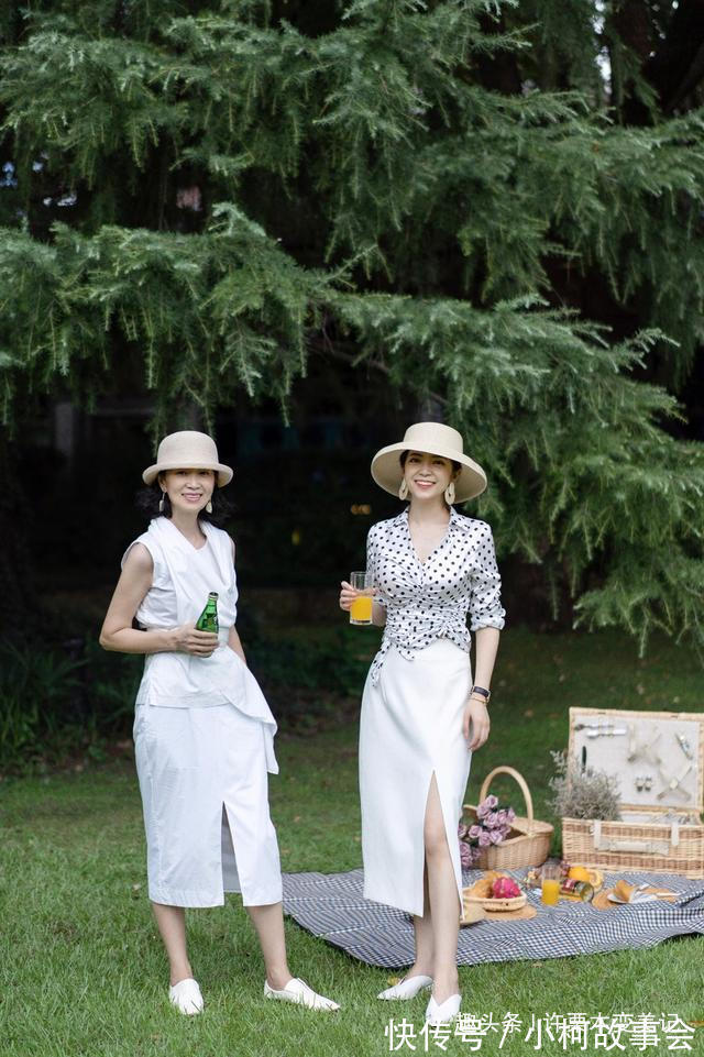 轻奢风 女人过了40岁尽量不要穿T恤配阔腿裤,学三木妈妈这样穿,真气质