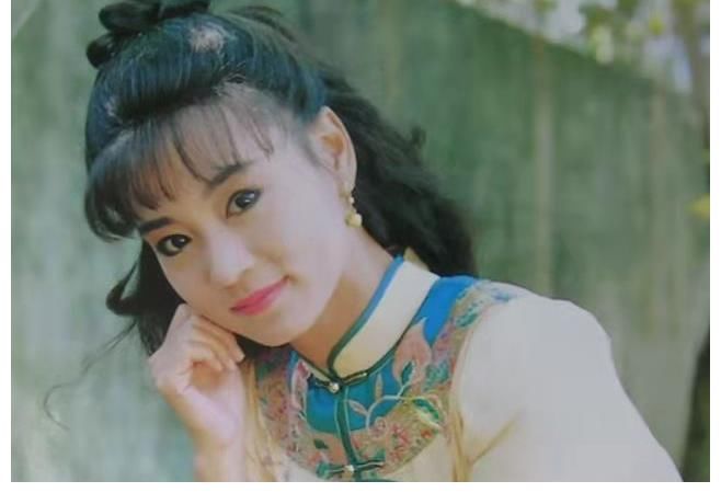 劉德凱|62歲劉雪華首曝上海獨(dú)居生活，24小時(shí)開(kāi)著電視，害怕摔倒沒(méi)人知道