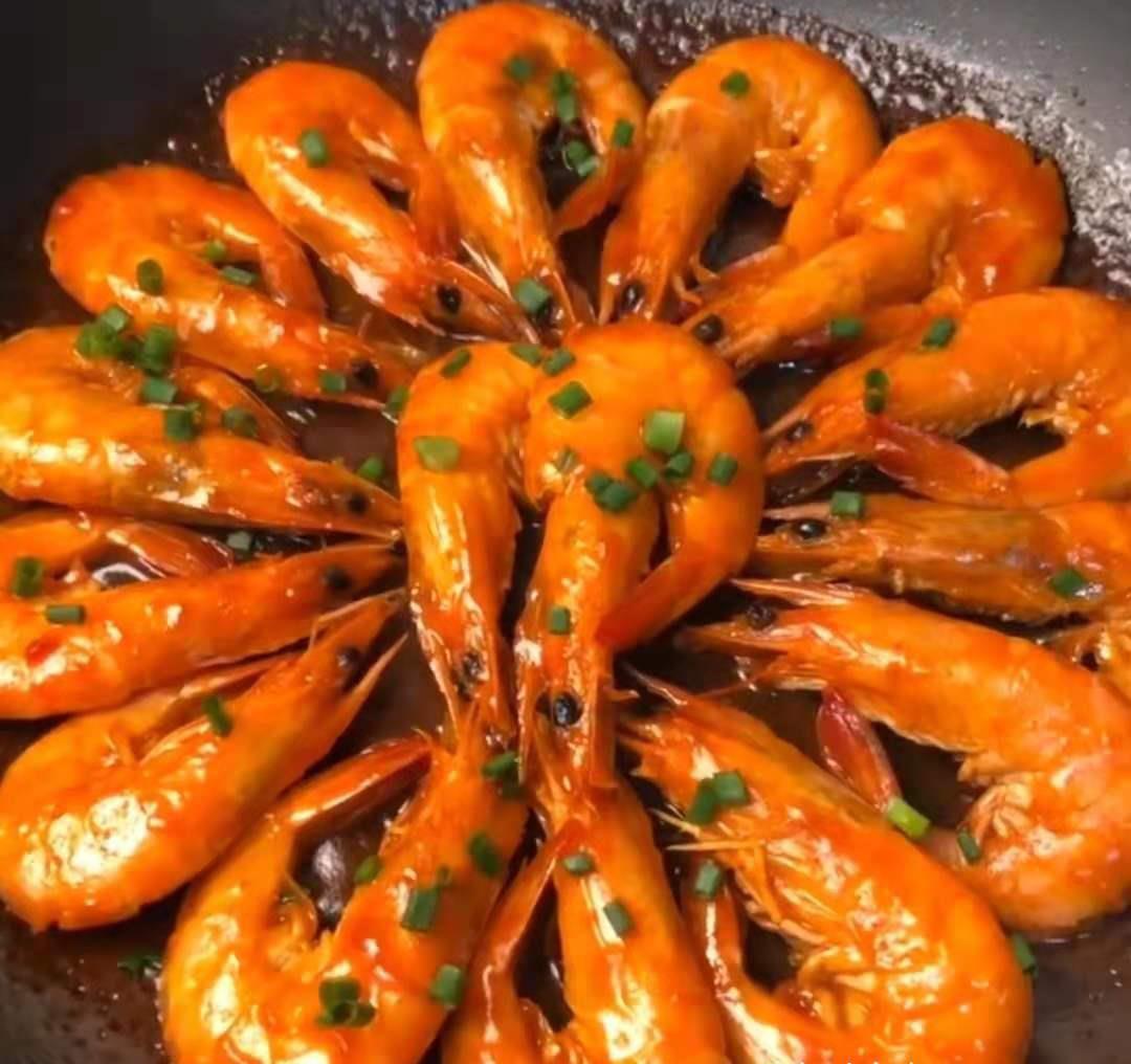 茄汁大虾|美食推荐:茄汁大虾,红烧鸡爪,糖醋莲藕,蒜苔炒土豆做法