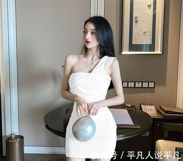 针织连衣裙 富有弹性又性感的连衣裙，展现女人完美身姿！