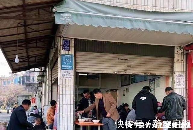 云南懒得取名字的牛肉面馆,老板非吼即骂,