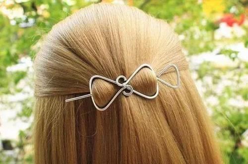 最简单的发型，配上最有创意的发饰，这个春夏，做最水灵的女孩