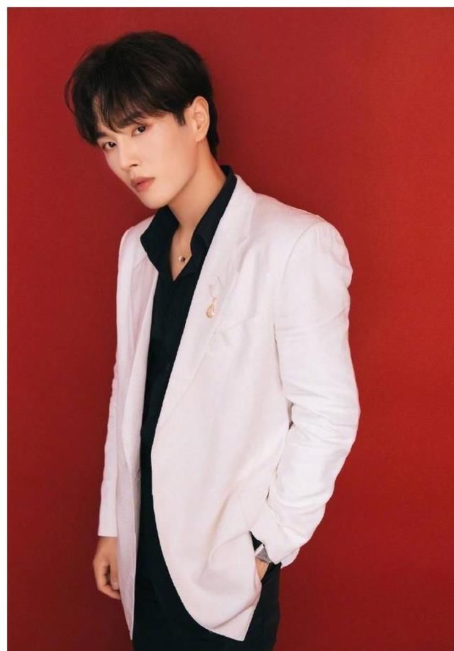 李汶翰|乐华又现“文盲”,李汶翰不会写常见字,网友:九漏鱼人传人