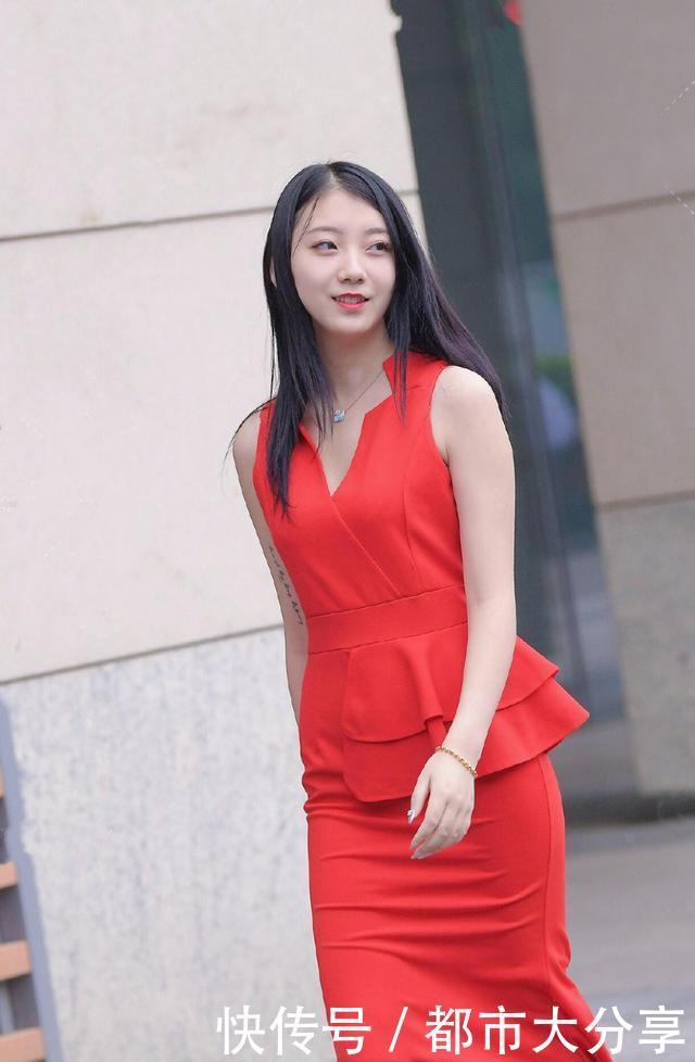 做一个淡雅美丽的女人，选择气质长裙准没错，兼顾优雅与舒适