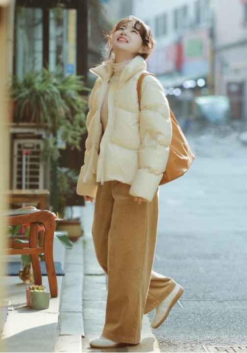 焦糖色 小个子穿羽绒服配啥鞋才好看?建议选择这4双,时髦百搭又显高