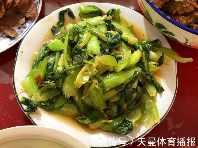 财神|大年初二回娘家拜年，十道菜多年未变，夫人说贵客来了才能吃上