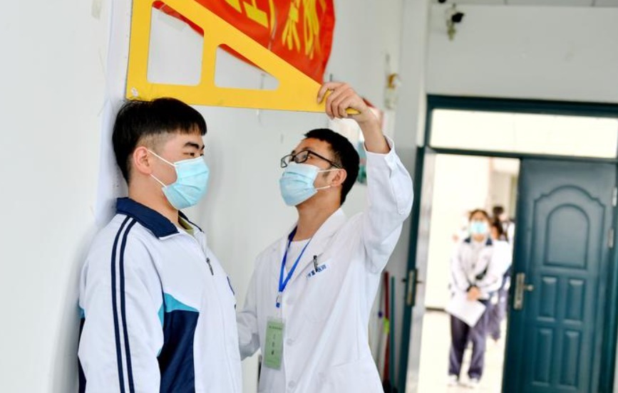 睡眠时间|新版“儿童标准身高表”公布,孩子发育是否正常,家长要心中有数