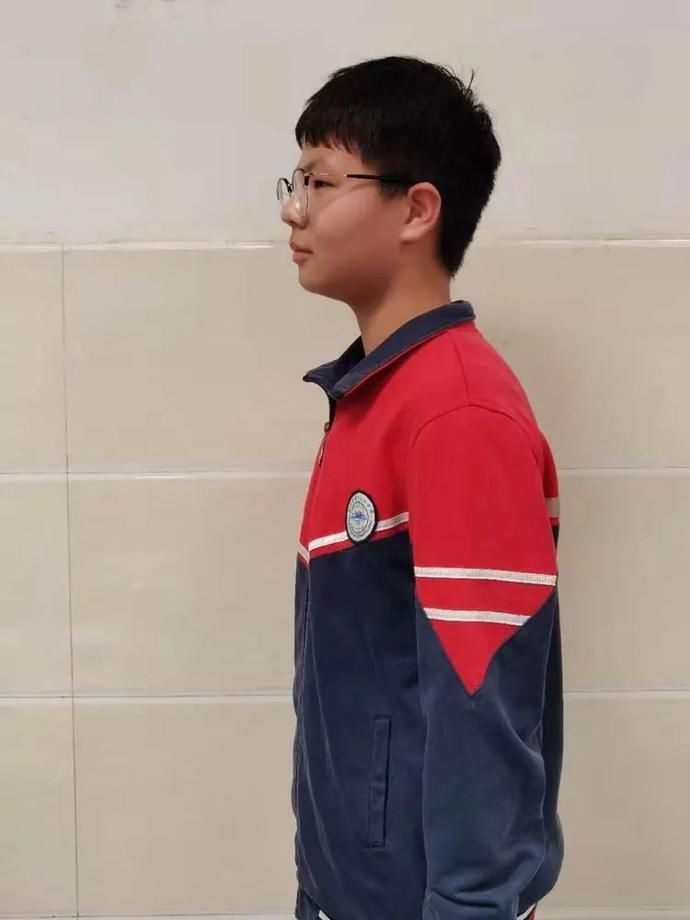 规范仪容仪表 做最美一二二学子