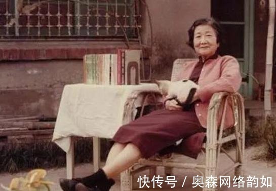 小人$鲁迅生时,她叫鲁迅老师,鲁迅死后,她用半生痛骂鲁迅是小人