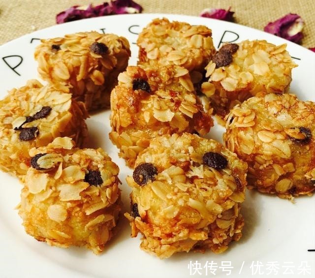 色香味|香蕉和麦片的碰撞香甜软糯这个小甜品，大人孩子都爱吃！