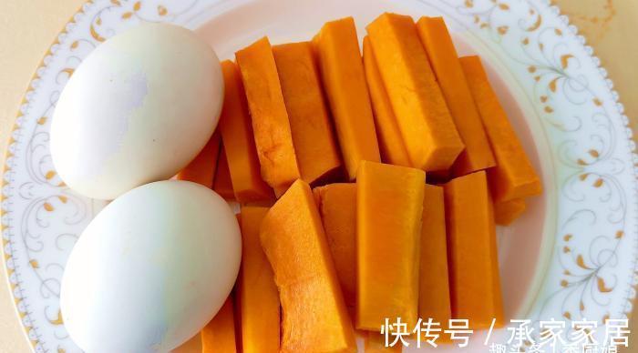 南瓜条|入秋后,我家没少吃南瓜,营养特全面,当菜又代粮,常吃对脾胃好