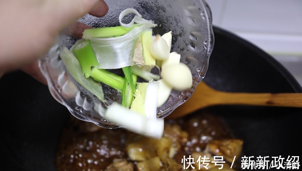 秋天多吃此肉,止咳不上火,常吃人还显年轻,1斤猪肉价能买5斤
