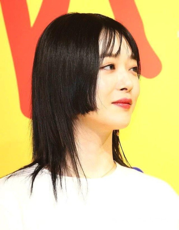 头发 女人过了50岁,尽量避开这3种发型,尤其是第2种,又老又土气