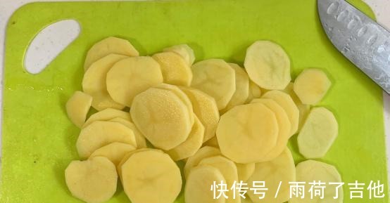 预防肿瘤|自己在家做麻辣鲜香的干锅土豆，土豆软糯，好吃又美味！