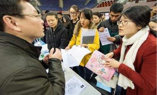 毕业生平均薪资过万的大学，多所非985名校亮眼，有你母校吗