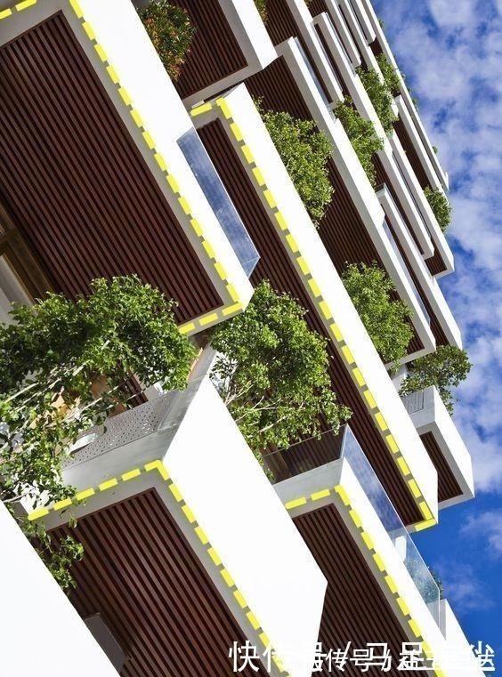 买房|以后买房看到这种错层阳台,别图新鲜入手,入住后就发现有多失望