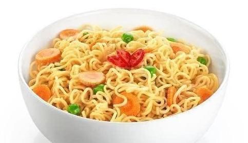 方便面|堪称“增肥之王”的四大主食,尤其“最后一种”,别再继续吃了!