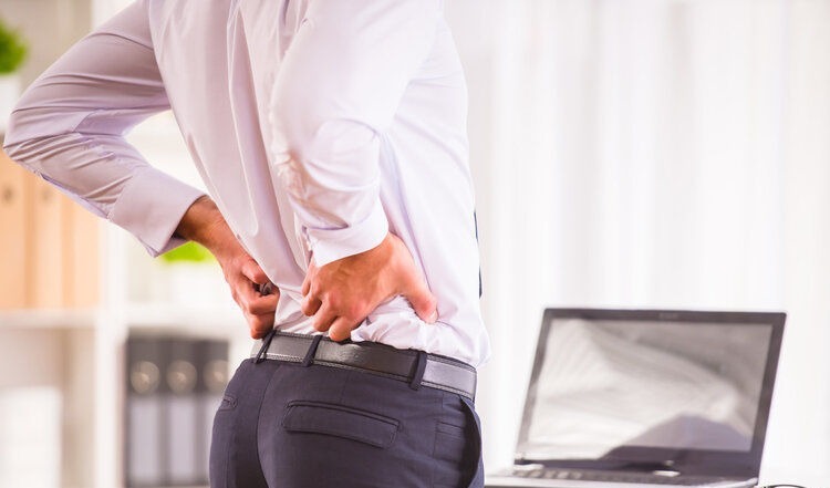 膝关节|比跑步更伤膝盖的动作找到了，我们每天都在做，现在知道还不晚