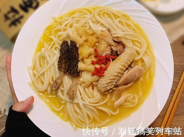 叉烧肉|超快手的粉面推荐：酸汤粉，羊肚菌花胶鸡汤拉面，日式味增拉面