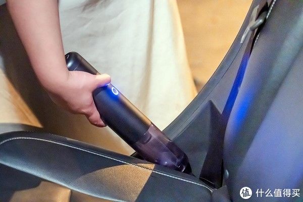 倍思H5家用随手吸体验：小巧便携，家用车用一网吸尽