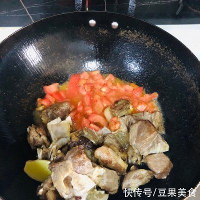 脾胃排骨|这道番茄排骨汤，我一年四季都想吃