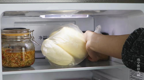 保存馒头别再放冰箱冷藏了,教你一招,放上3个月都依然宣软蓬松