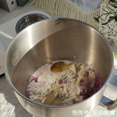 #安佳一口“新”年味# 送你一朵小花面包，可可爱爱很好吃哟