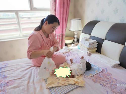 小童|别再用湿巾给宝宝擦屁股了,家长是省事了,但宝宝却被害苦了!