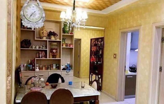 同学|回老家参观同学的新房,一进门就被吓到了,看到卧室笑的我肚子疼