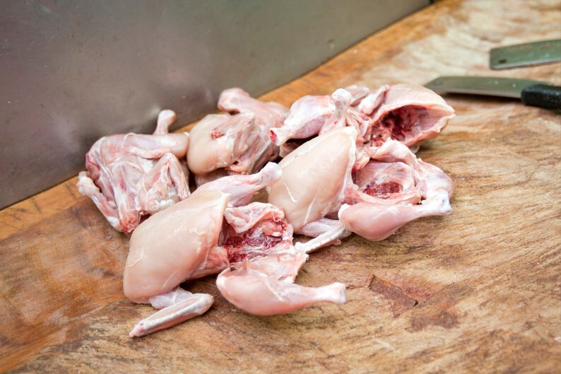 炖鸡时多做2步，比直接炖或先焯水更好吃，鸡肉软烂鲜香还不腥